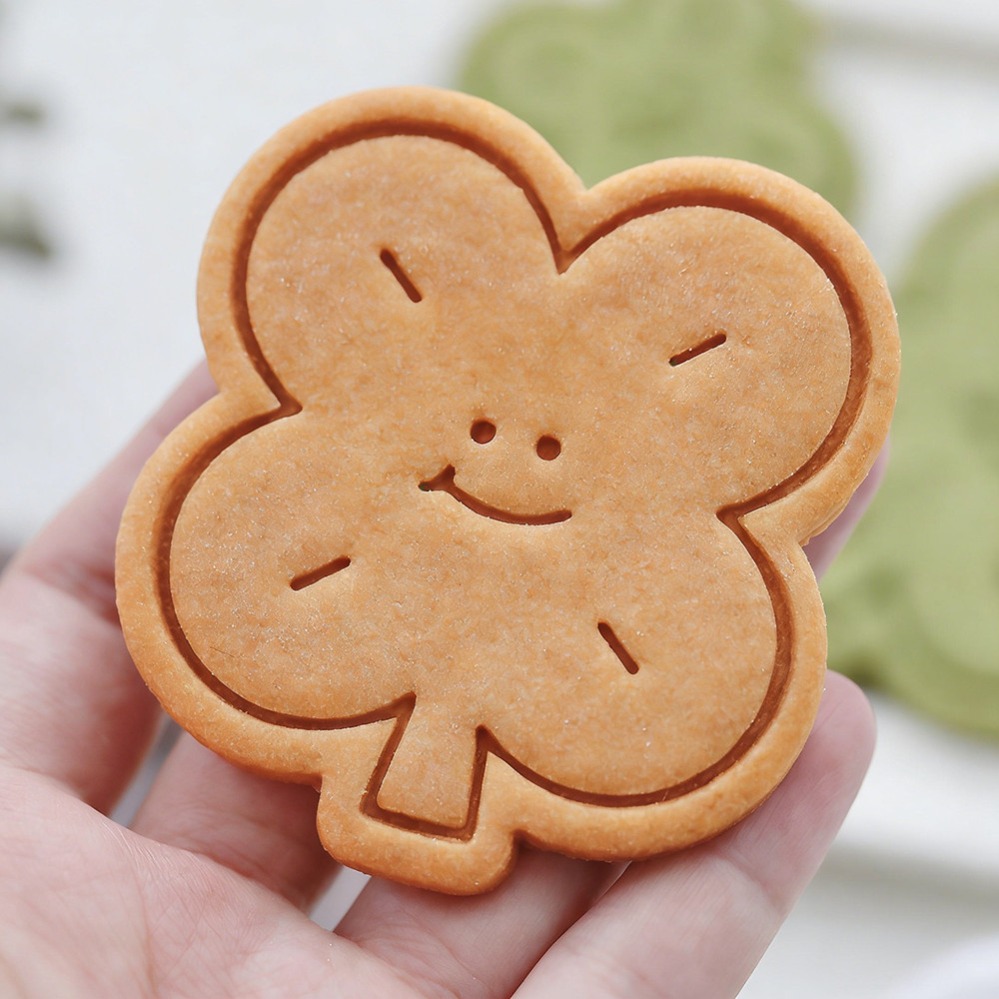 幸運の四つ葉のクローバー型クッキーカッター、ビスケット型、キ - Kitchen Equipment For Baking のレビューと価格