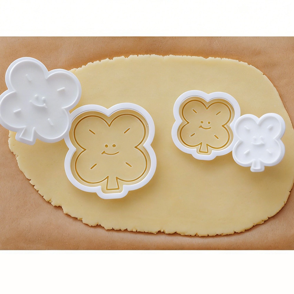 幸運の四つ葉のクローバー型クッキーカッター、ビスケット型、キ - Kitchen Equipment For Baking のレビューと価格