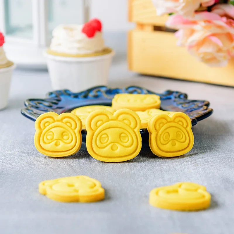 ケーキクッキーどうぶつの森カッターかわいいアニメフィギュアD - Kitchen Equipment For Baking のレビューと価格