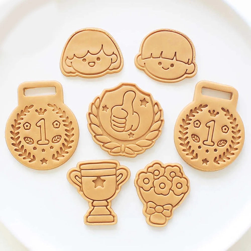 メダル、トロフィー、クッキーカッター、漫画ケーキ、ビスケット - Kitchen Equipment For Baking のレビューと価格